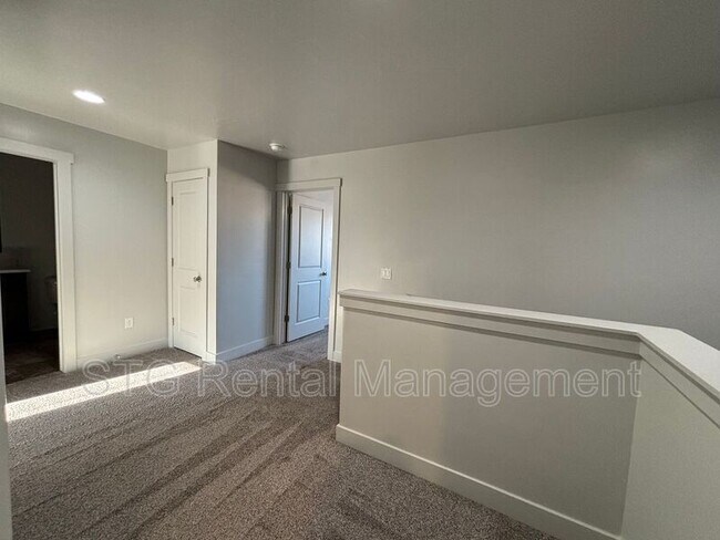 Building Photo - 3102 S Relic Ridge Dr