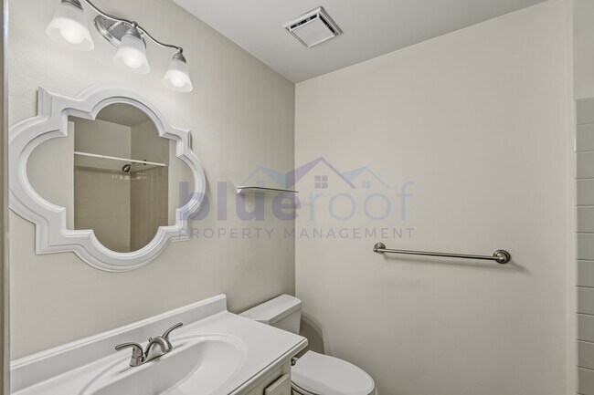 Building Photo - 13920 SW Tennessee Ln