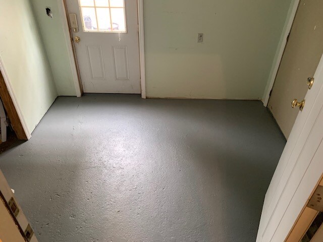 From stairs to vestibule - 118 Brighton Way