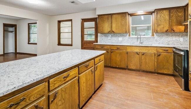 Building Photo - 20631 Nannette Ln