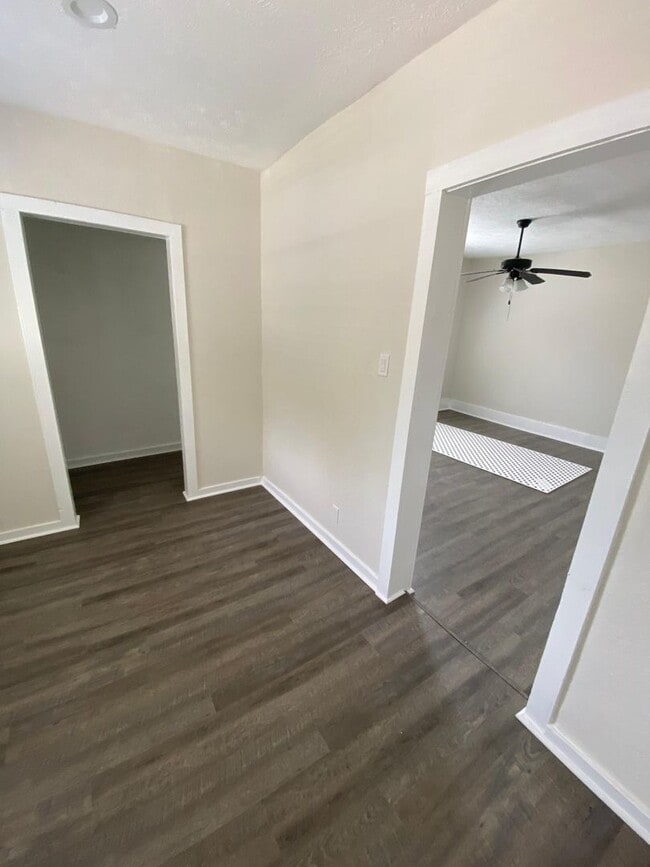 Building Photo - Recently renovated Mount Auburn home