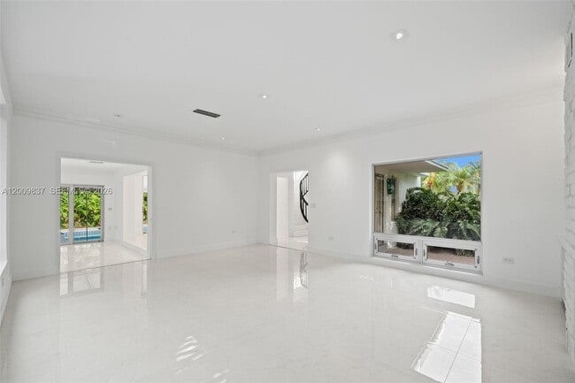 Building Photo - 114-113 3rd San Marino Terrace