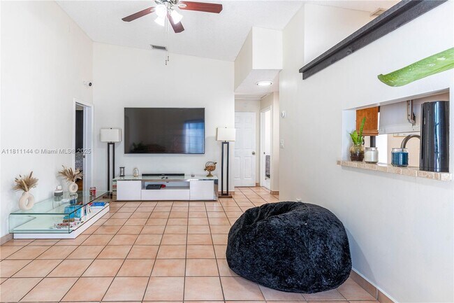 Building Photo - 6931 SW 154th Ct