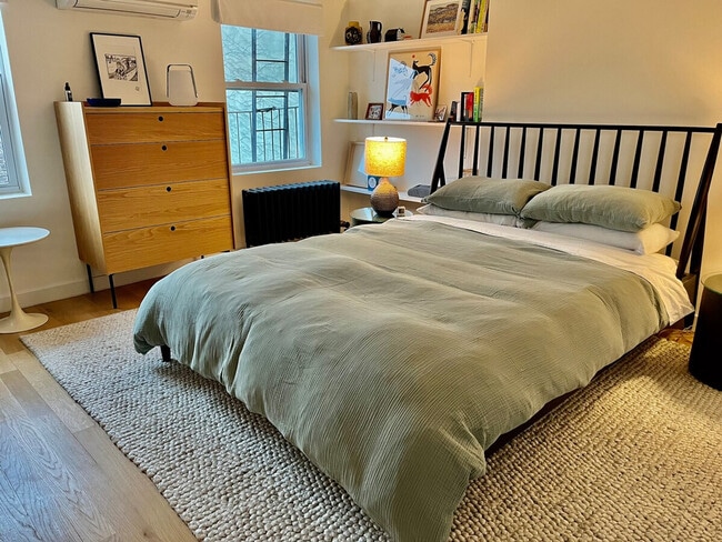 Building Photo - 316 Degraw St