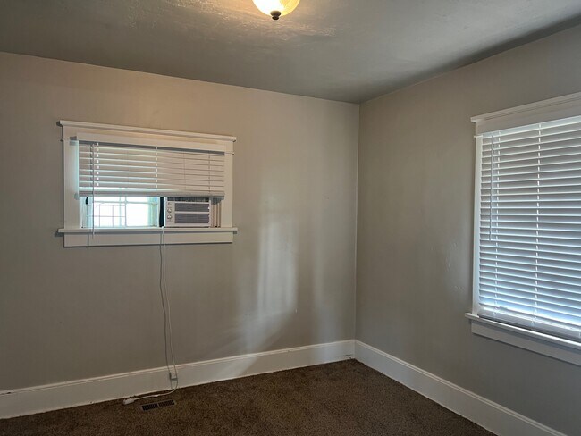 Building Photo - 7984 S 5600 W St