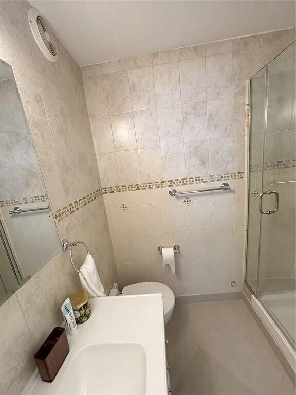 Building Photo - 3140 S Ocean Dr