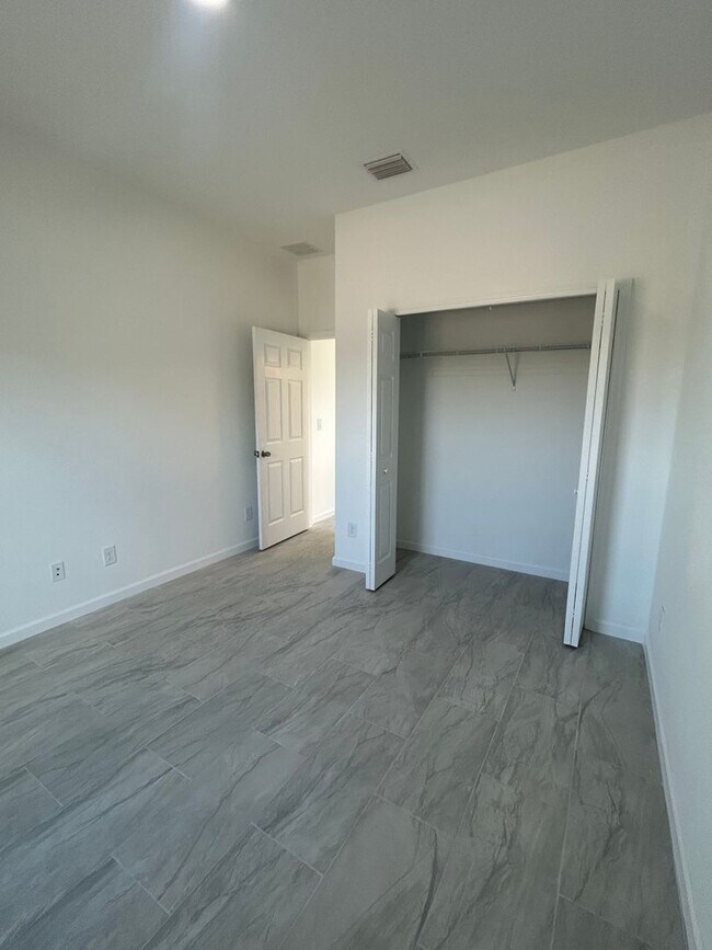 Building Photo - JUST BUILT! Spacious 4Bd /2Ba /2CG Single Family Home