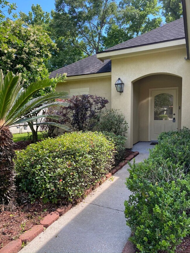 Building Photo - Must see  3BR/2BA home in Santa Rosa Subdivision off Staring Lane