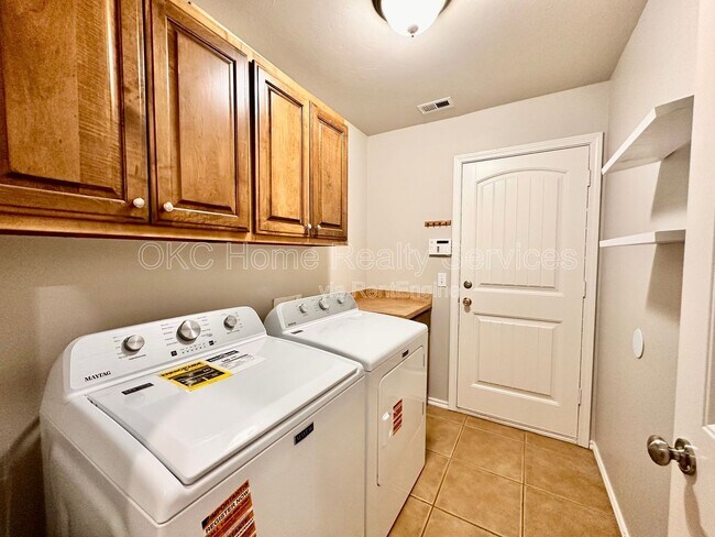 Building Photo - 14001 Korbyn Dr