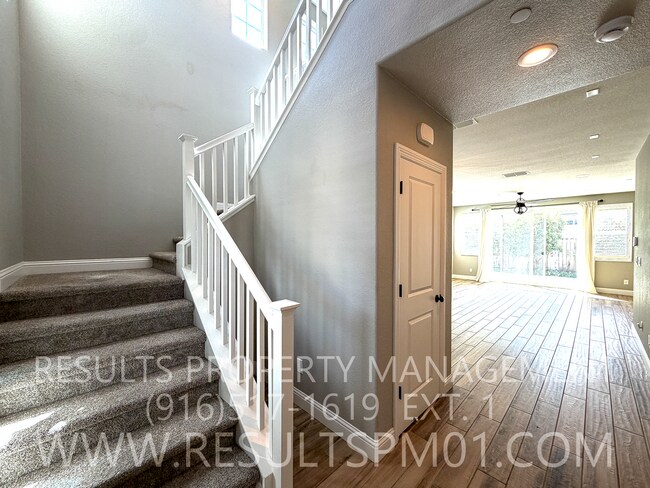 Building Photo - 1280 Goldenrod Way