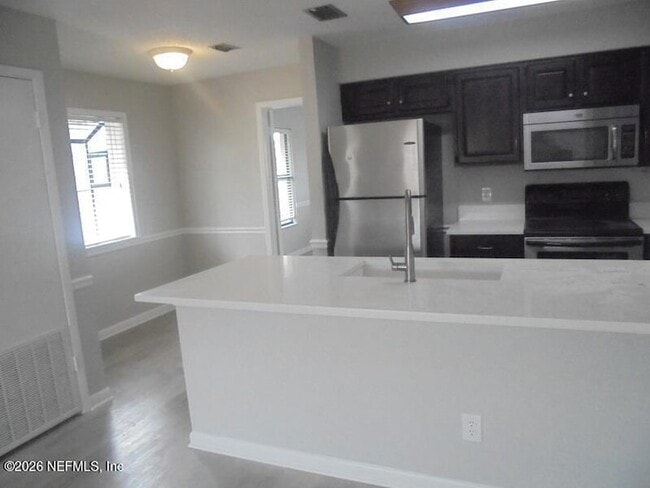 Building Photo - 319 Second St