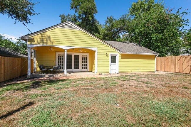 Building Photo - 1707 Mohle Dr