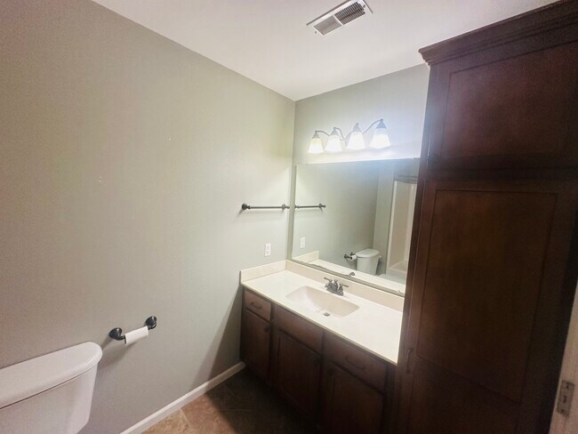 Building Photo - 285 Brookstone Dr