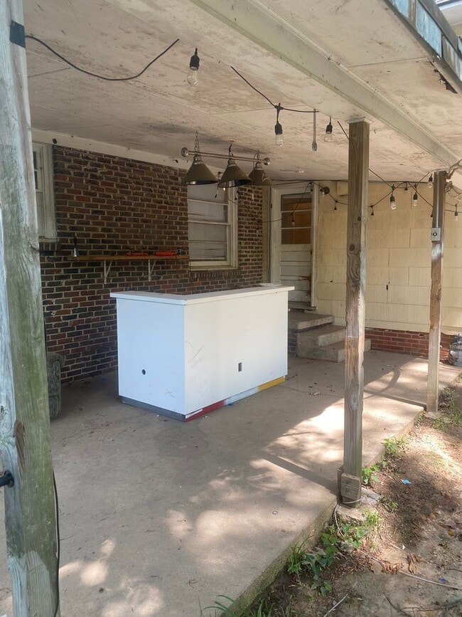 Building Photo - Overstreet Drive