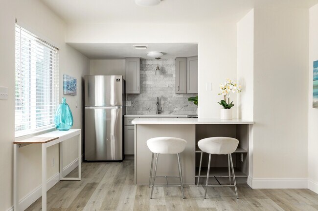 Kitchen - 1142 Sunset Point Rd