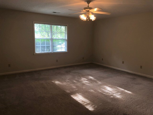 Building Photo - 2450 Town Creek Rd W