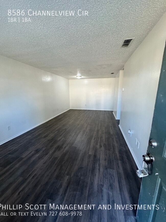 Primary Photo - 8586 Channelview Cir