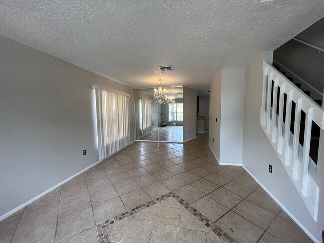 Building Photo - 820 Stone Chapel Ct