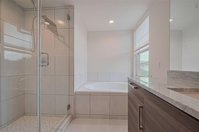 Building Photo - 11603 Royal Ivory Crossing