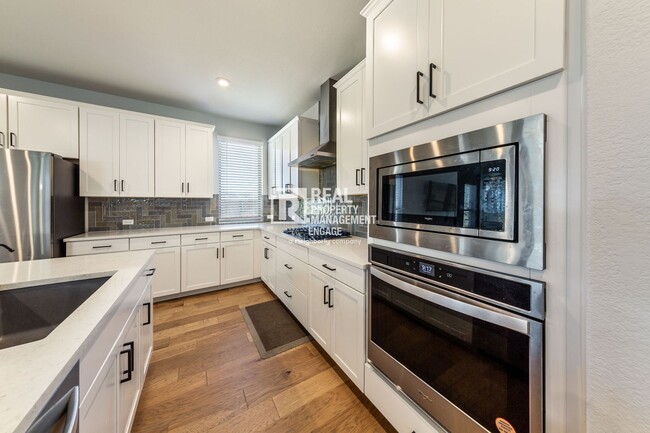 Building Photo - 2105 Bonavista Wy