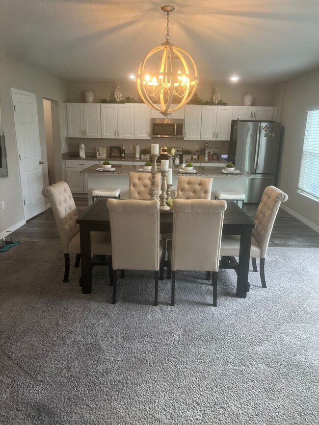 Building Photo - Spacious 5BR House in Winter Haven