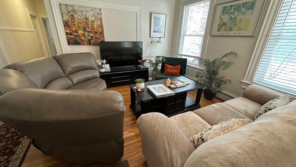 Building Photo - 76 Providence St