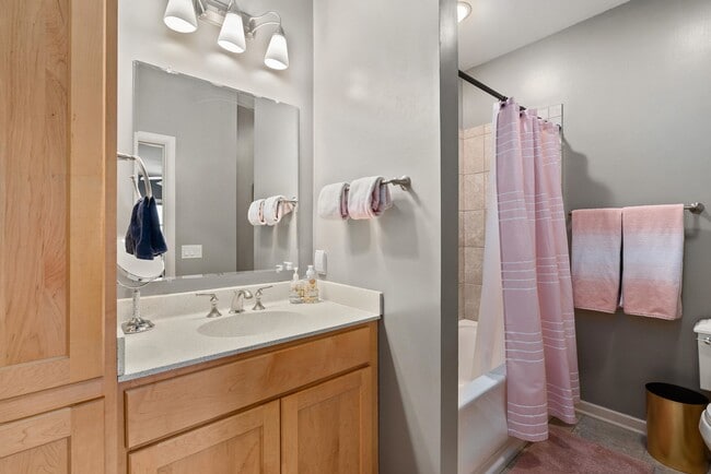 Building Photo - 3369 Preston Shore Dr