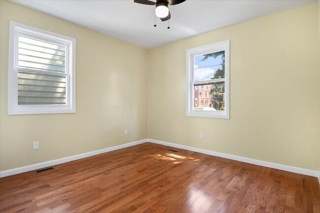 Building Photo - 118 Lehigh Ave