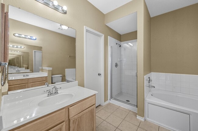 Building Photo - 9229 Chesapeake Ln