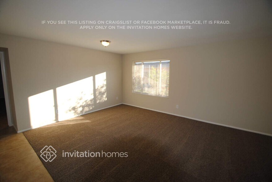 Building Photo - 4614 W Sunnyside Ave