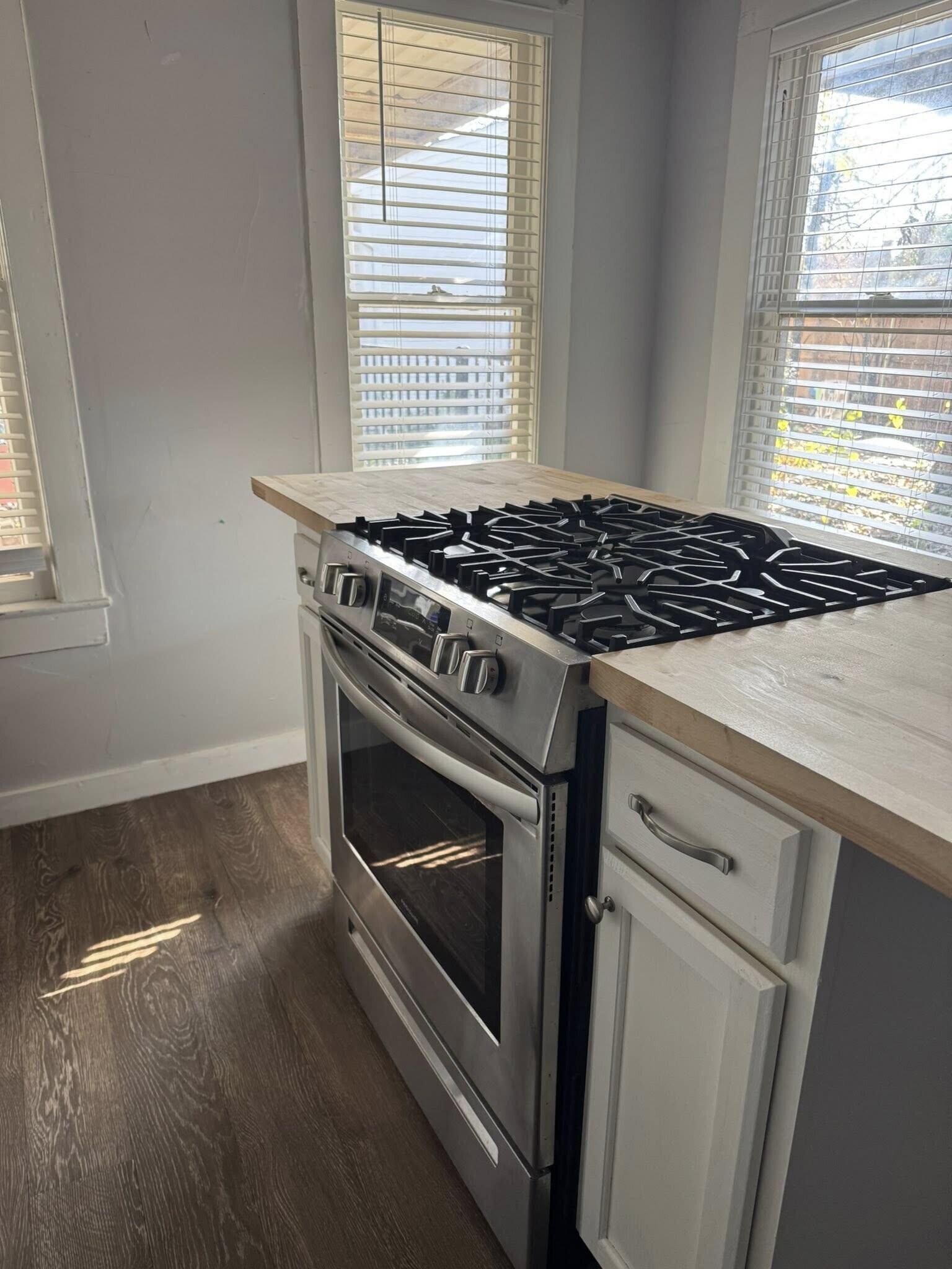 Building Photo - 1512 Hayes St