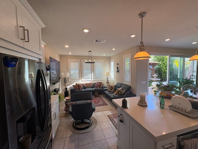 Building Photo - Elegant 3BR/2.5BA Condo in Carlsbad
