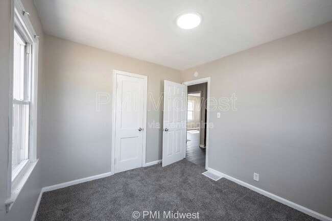 Building Photo - 1937 King Ave