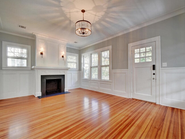 Building Photo - UT PRE-LEASE: Luxury 4 bedroom home in Wes...