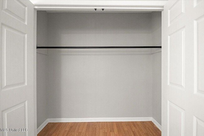 Building Photo - 36 Pebble Hill Dr