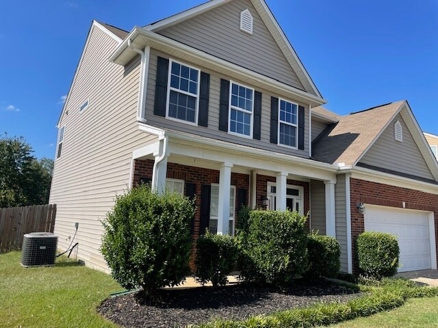 Building Photo - Beautiful Simpsonville Home