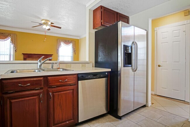 Building Photo - 458 Lytton Cir