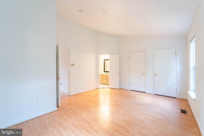 Building Photo - 15154 Brazil Cir