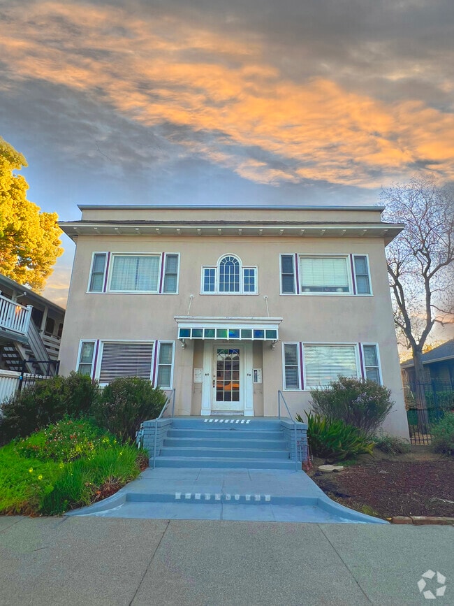 Entrance - 2518 N St