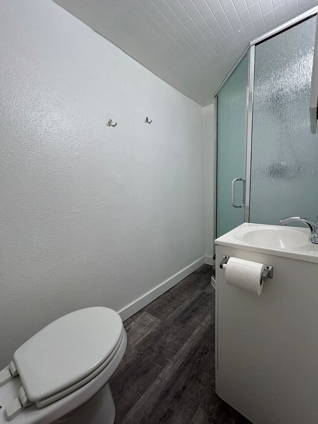 Building Photo - Newly Remodeled Studio in Downtown Redmond