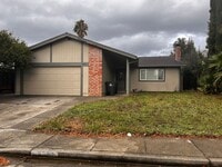 Building Photo - Great one story home close to TAFB