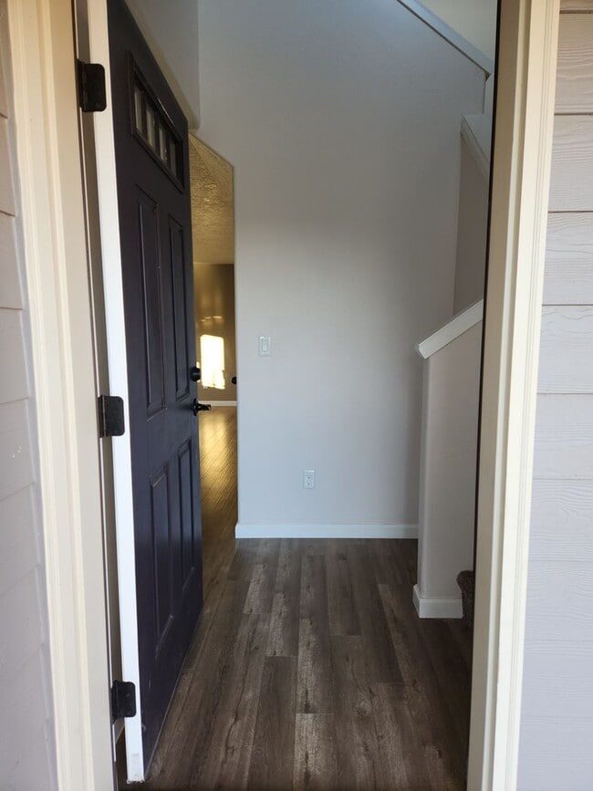 Building Photo - 3-bedroom 2.5 bath House