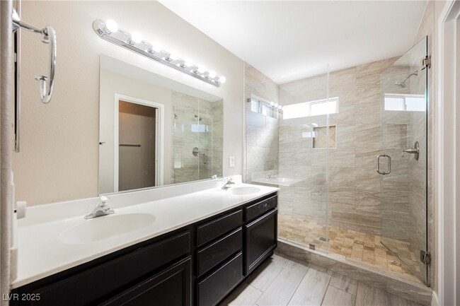 Building Photo - 138 Cam Capri