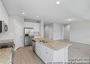 Building Photo - 221 Savage St
