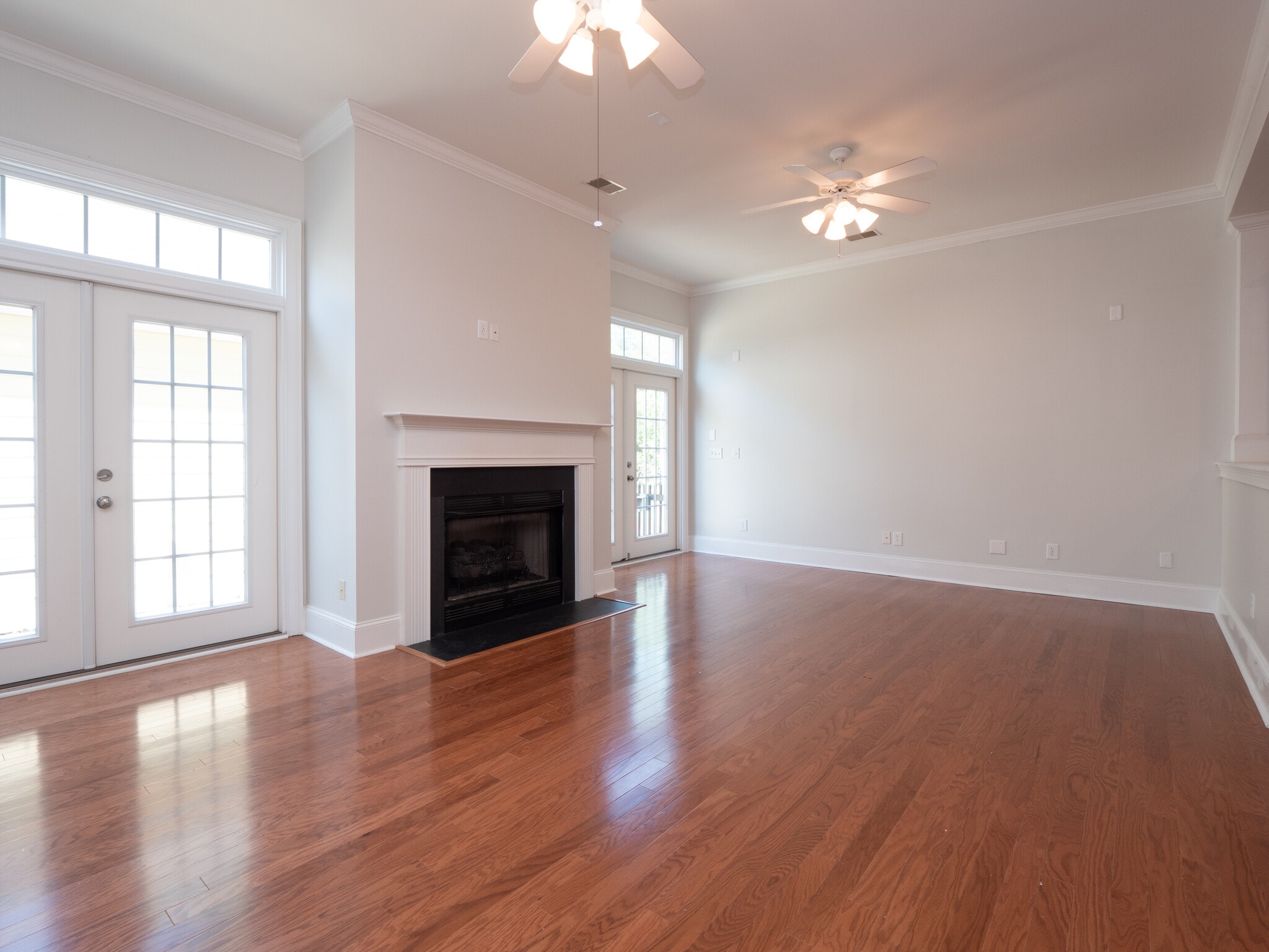 gas fireplace - 1814 Tennyson Row