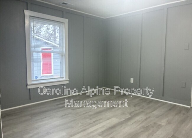 Building Photo - 1021 Dodd St