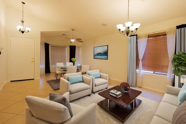 Building Photo - Spacious North Phoenix Home