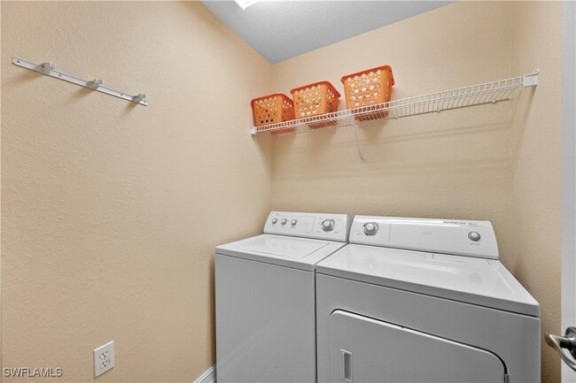 Building Photo - 6815 Ascot Dr