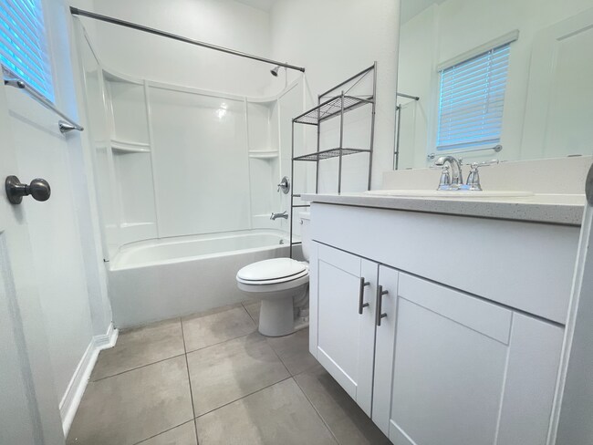 Building Photo - Charming 2-Bed, 2 and half-Bath Townhouse ...