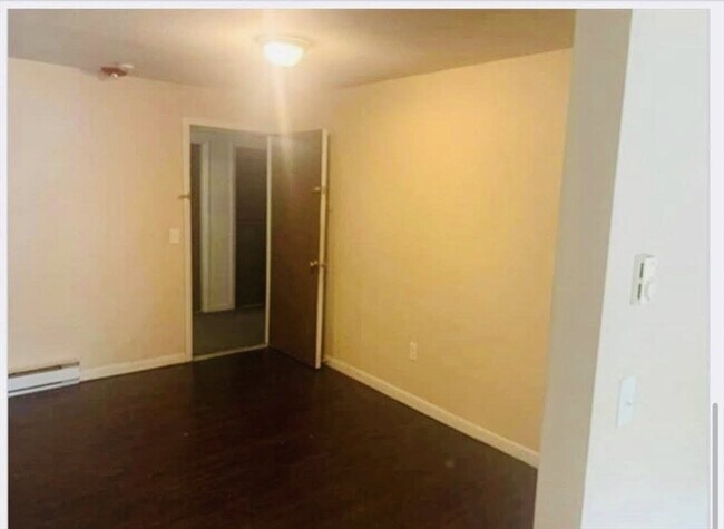 Building Photo - 5 Turnpike Rd